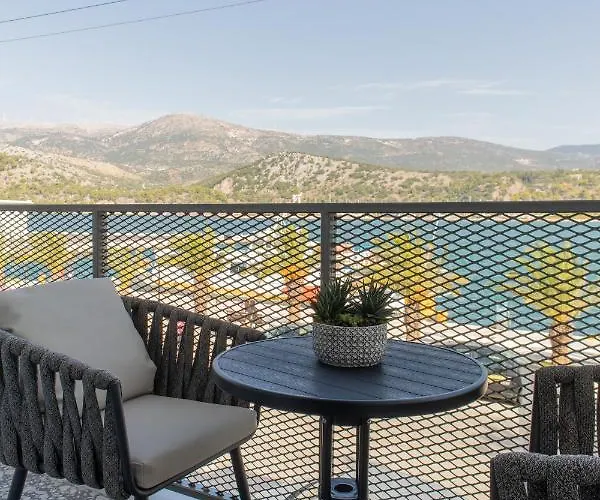 Chelmis Sea Front - Atlantis Apartamento *
